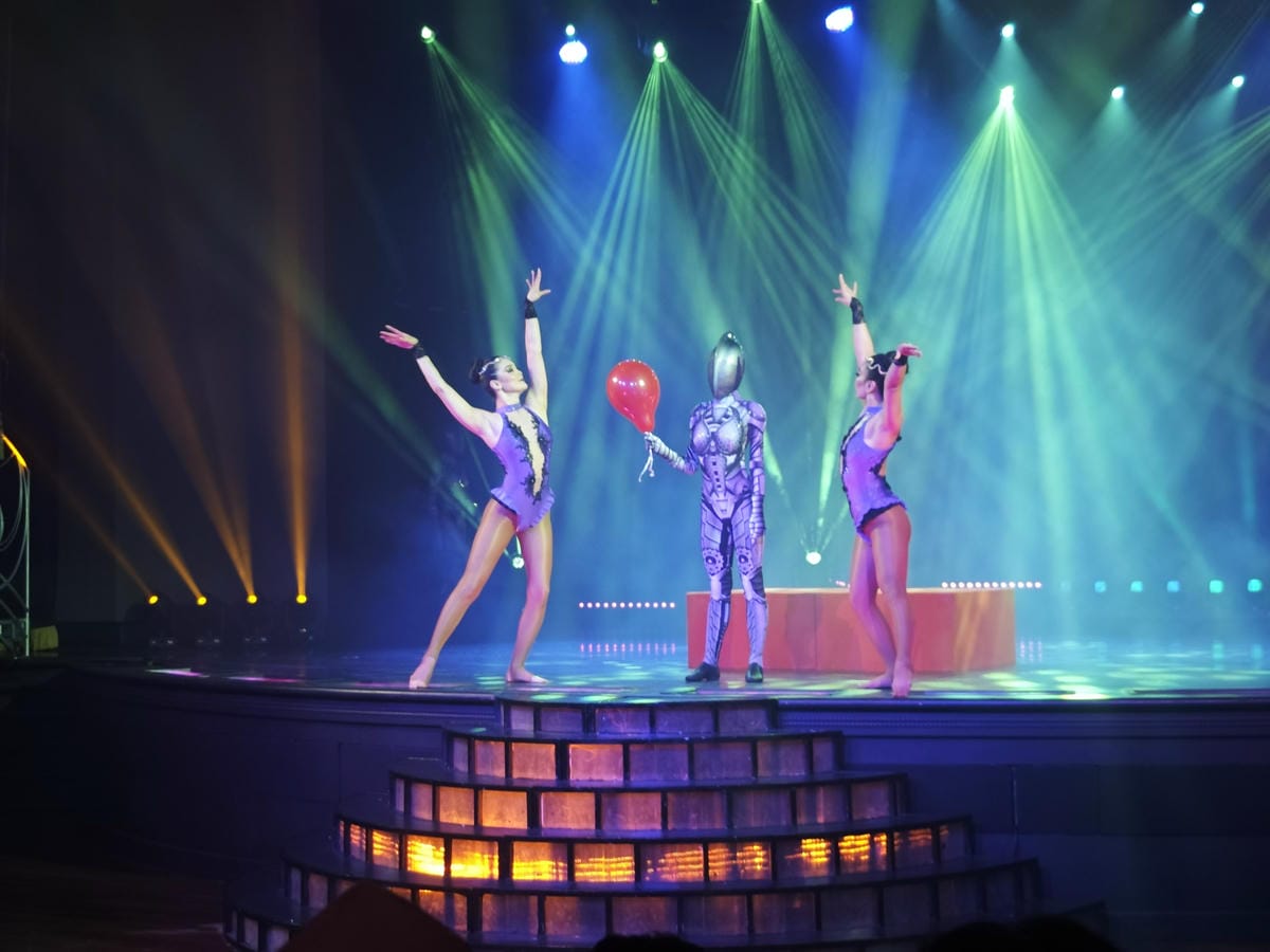 麗星郵輪探索星號舞台秀 (44).jpg