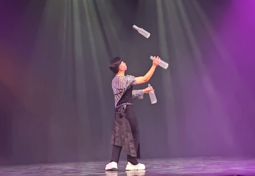 麗星郵輪探索星號舞台秀 (24).jpg