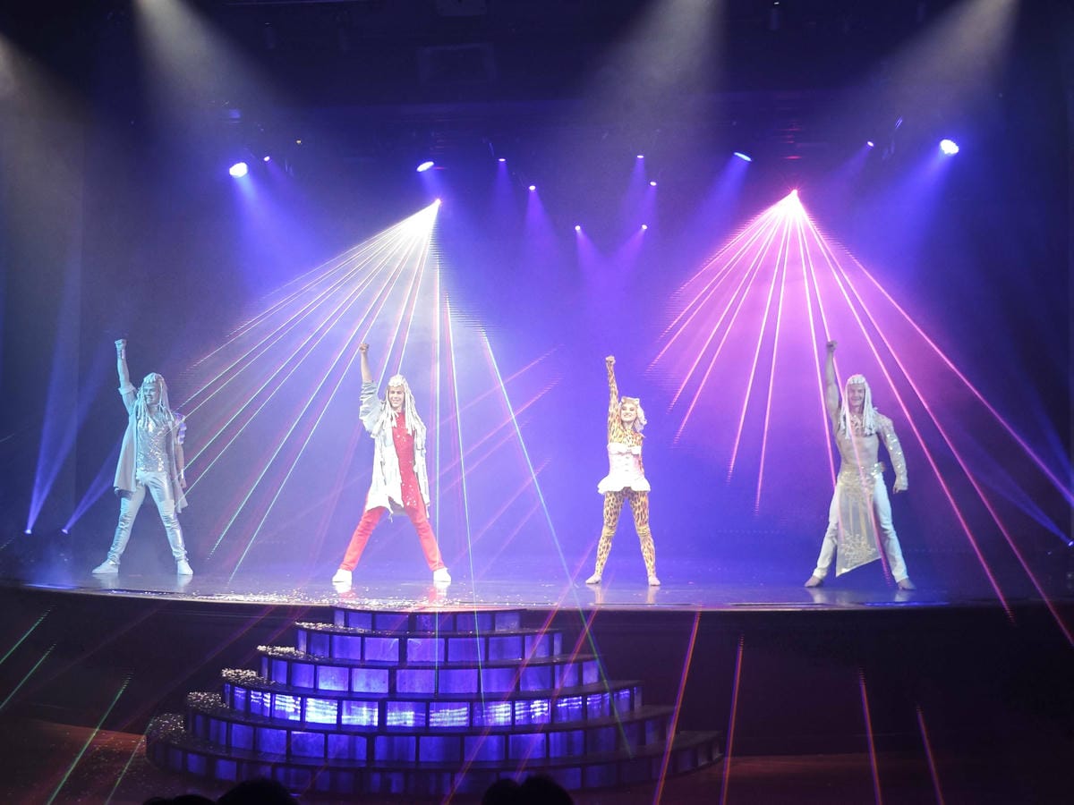 麗星郵輪探索星號舞台秀 (17).jpg