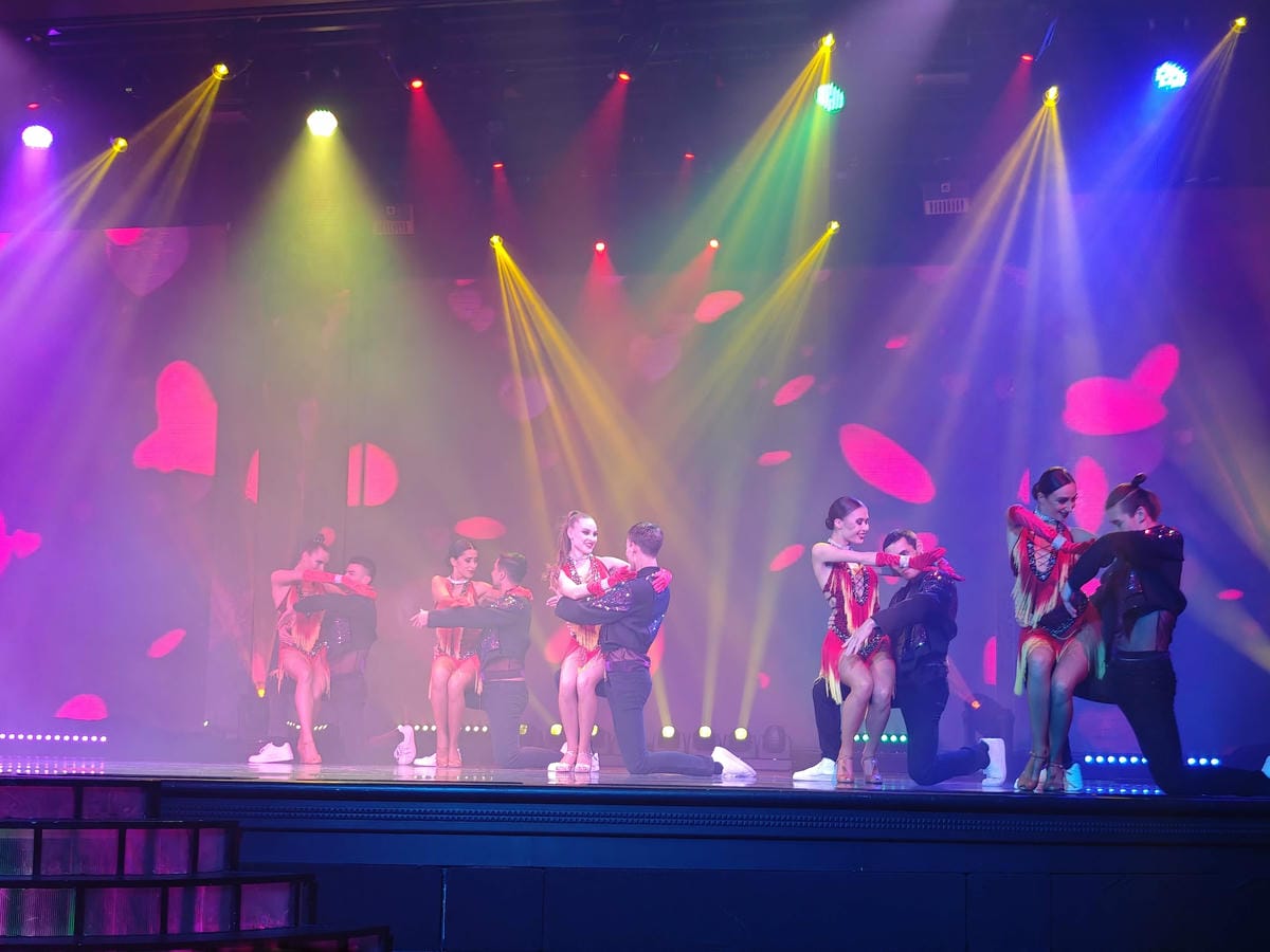 麗星郵輪探索星號舞台秀 (9).jpg