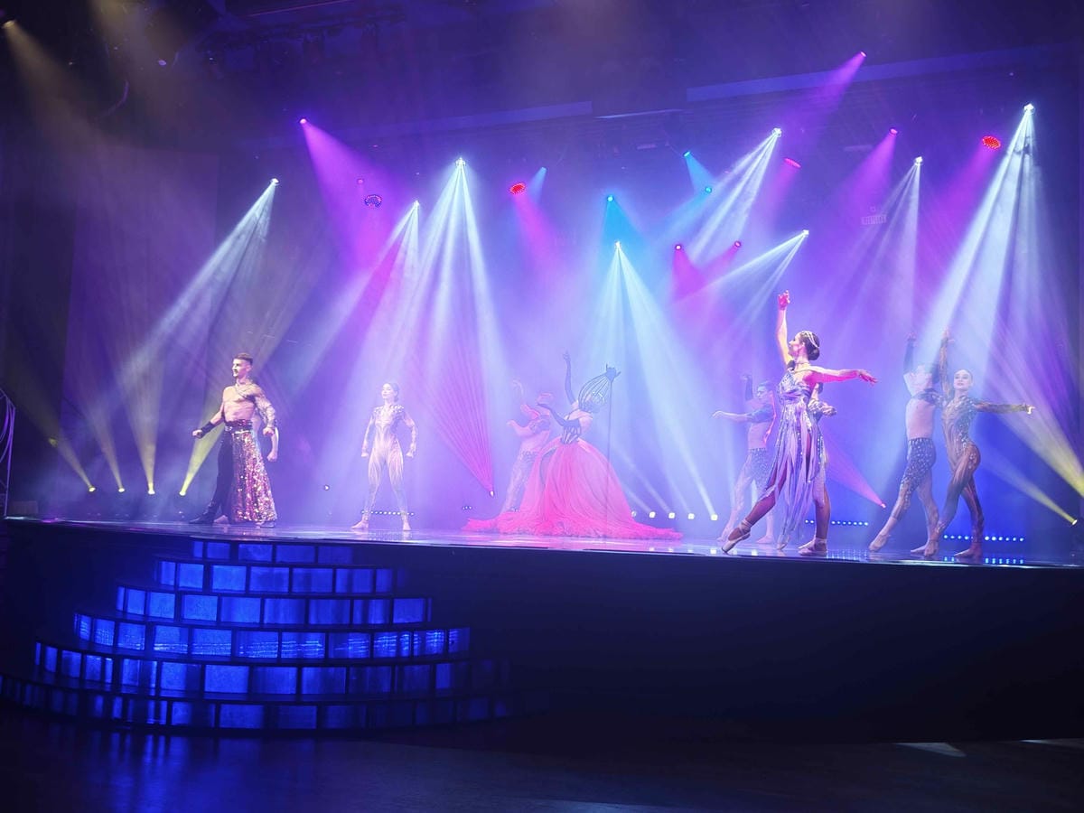 麗星郵輪探索星號舞台秀 (48).jpg