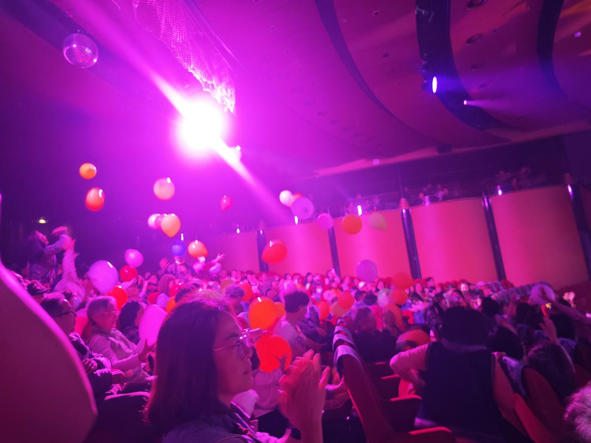 麗星郵輪探索星號舞台秀 (45).jpg