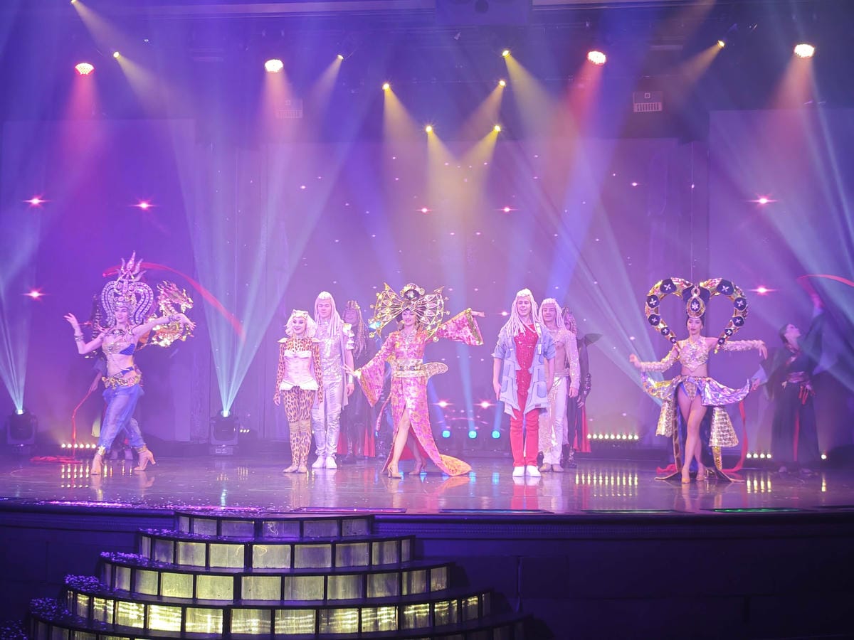 麗星郵輪探索星號舞台秀 (19).jpg