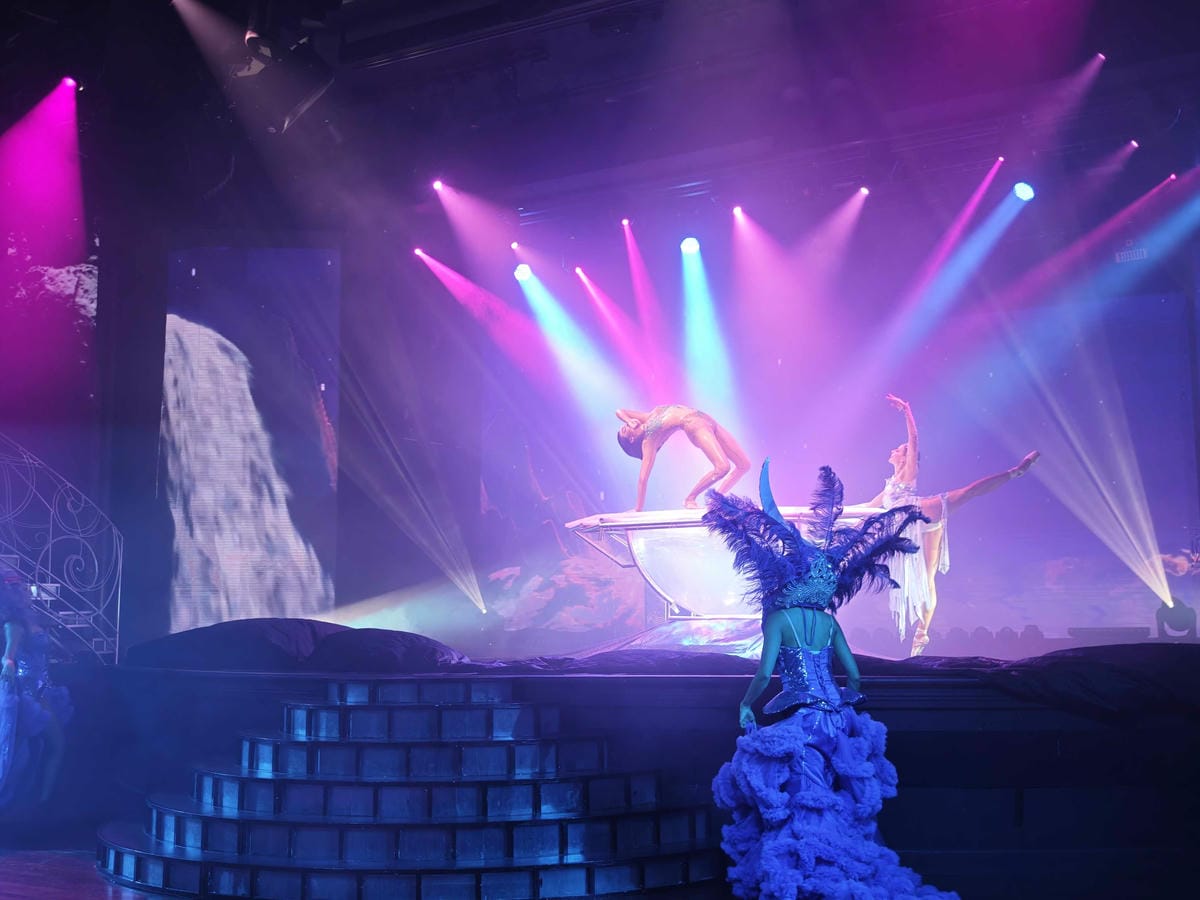 麗星郵輪探索星號舞台秀 (53).jpg