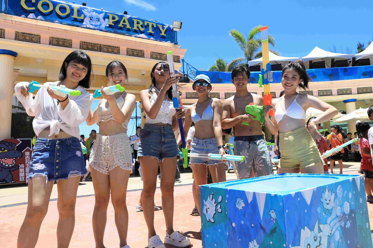 遠雄海洋公園冰風暴水槍水砲水冰桶都準備好了_副本.jpg 遠雄海洋公園冰風暴水槍水砲水冰桶都準備好了_副本.jpg
