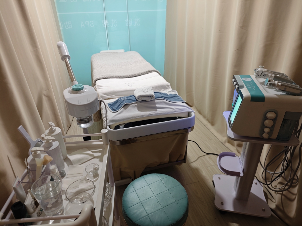 【桃園SPA推薦】別丟臉美膚專門店：火車站步行2分鐘！水飛梭清粉刺＋SPA洗髮一站式搞定，極致懶人保養，無推銷壓力