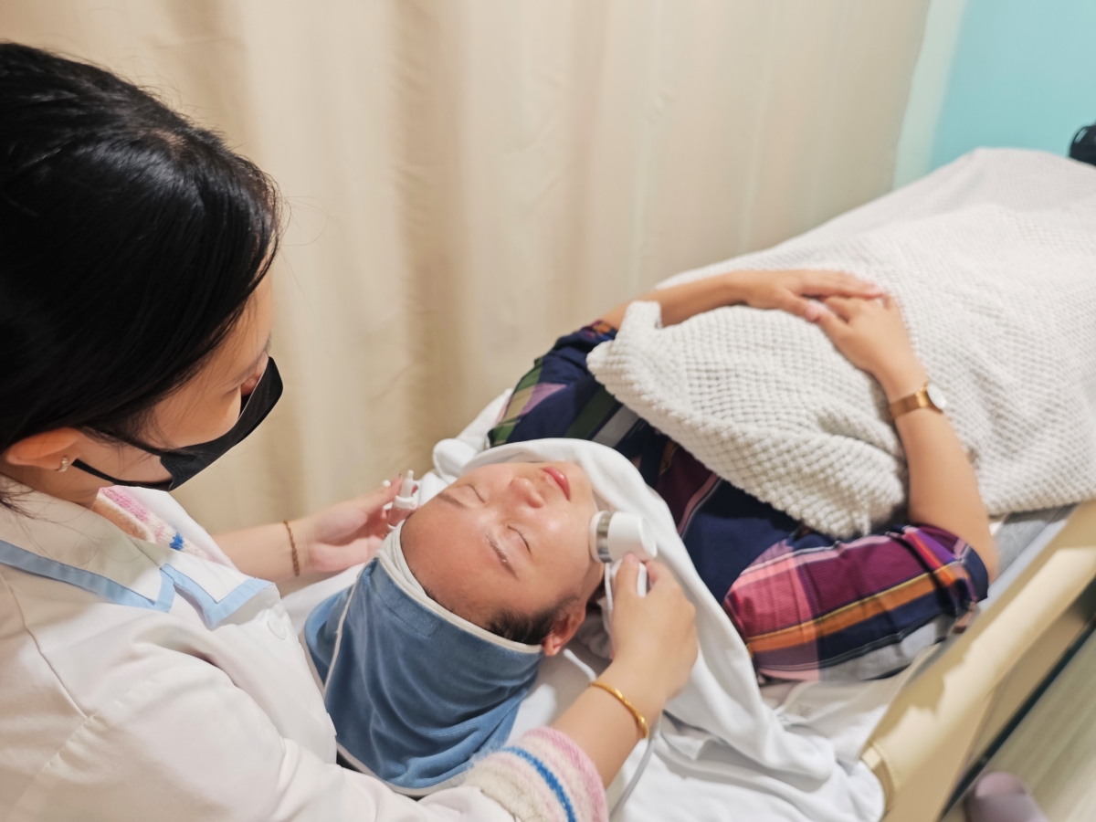 【桃園SPA推薦】別丟臉美膚專門店：火車站步行2分鐘！水飛梭清粉刺＋SPA洗髮一站式搞定，極致懶人保養，無推銷壓力