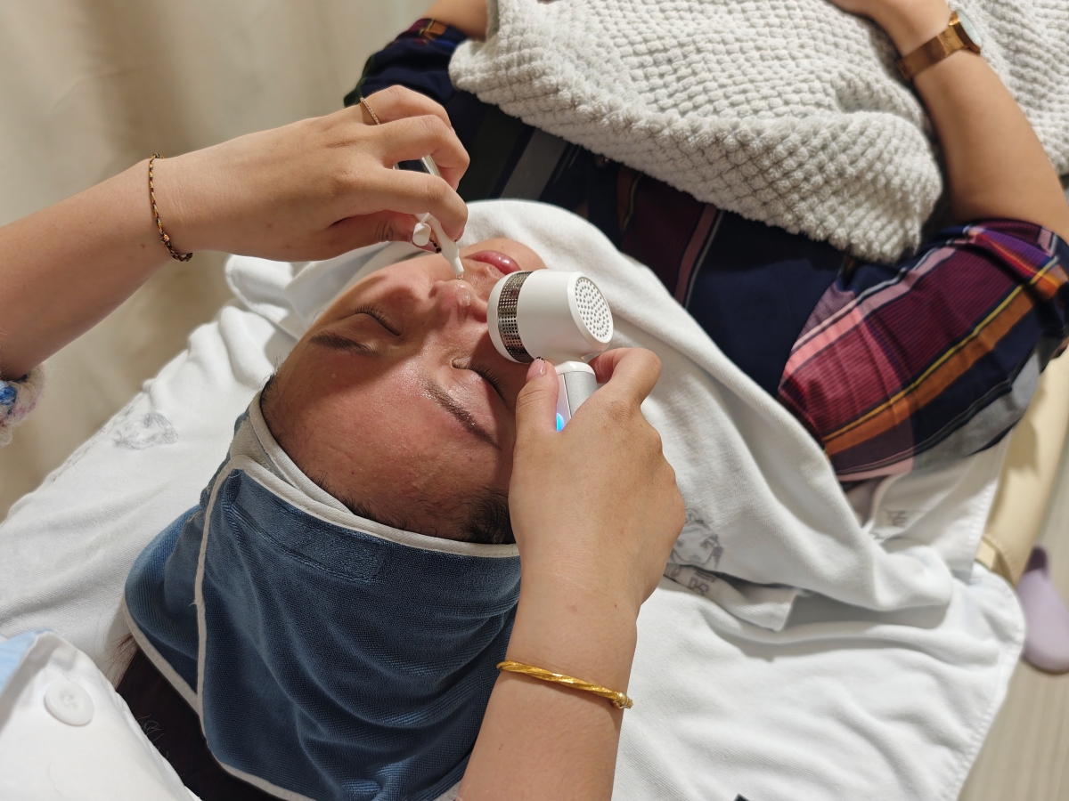 【桃園SPA推薦】別丟臉美膚專門店：火車站步行2分鐘！水飛梭清粉刺＋SPA洗髮一站式搞定，極致懶人保養，無推銷壓力