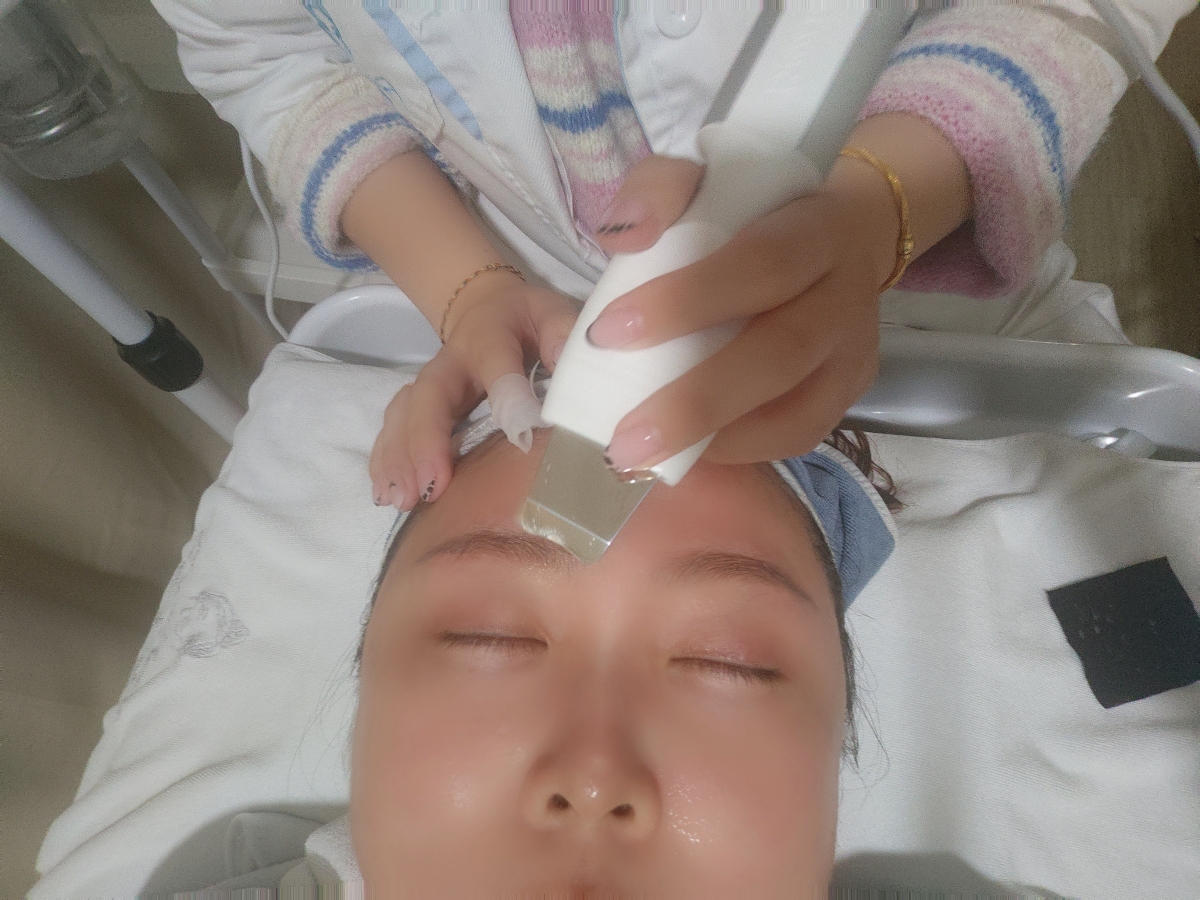 【桃園SPA推薦】別丟臉美膚專門店：火車站步行2分鐘！水飛梭清粉刺＋SPA洗髮一站式搞定，極致懶人保養，無推銷壓力