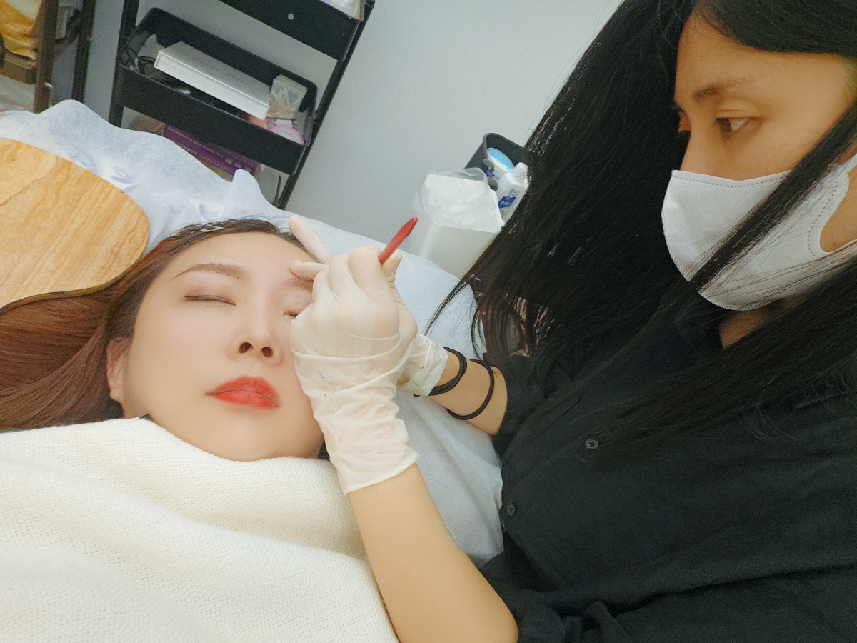 竹北霧眉推薦｜沙菈美甲美學霧眉實做心得，自然到素顏也有精神