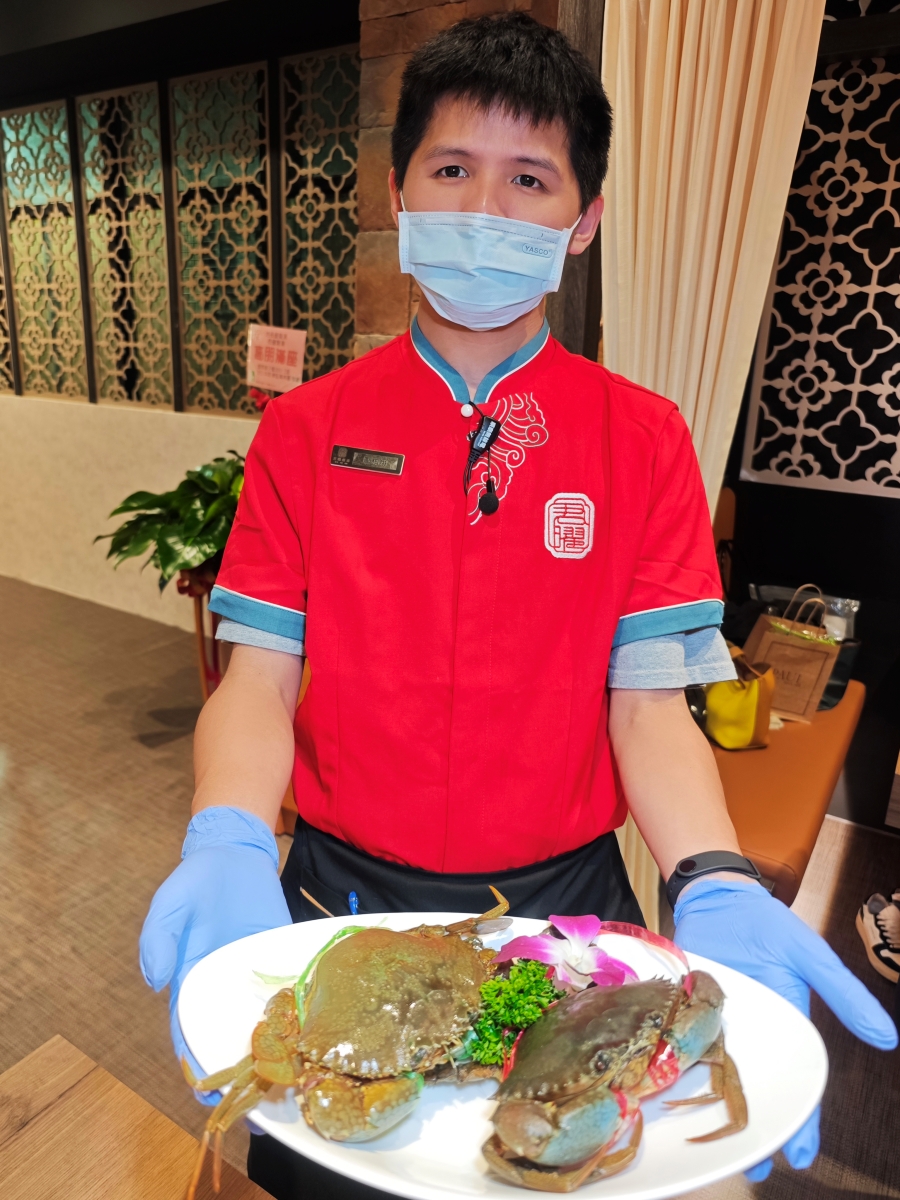 【台北雞湯火鍋推薦】君曜雞湯正式插旗信義區！雞湯界 LV 星曜雞湯姐妹店，喝雞湯也能一路玩到跨年倒數