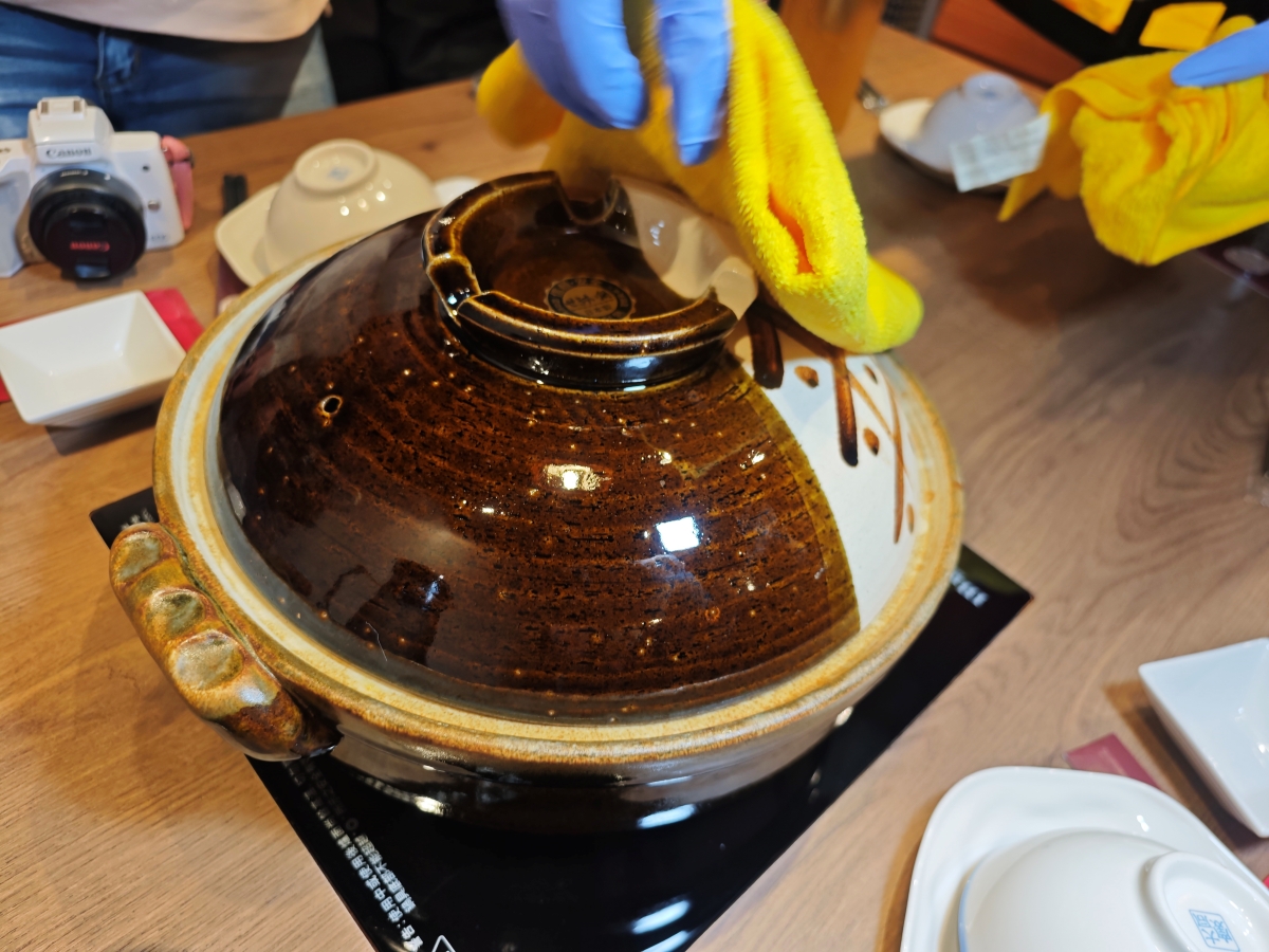 【台北雞湯火鍋推薦】君曜雞湯正式插旗信義區！雞湯界 LV 星曜雞湯姐妹店，喝雞湯也能一路玩到跨年倒數