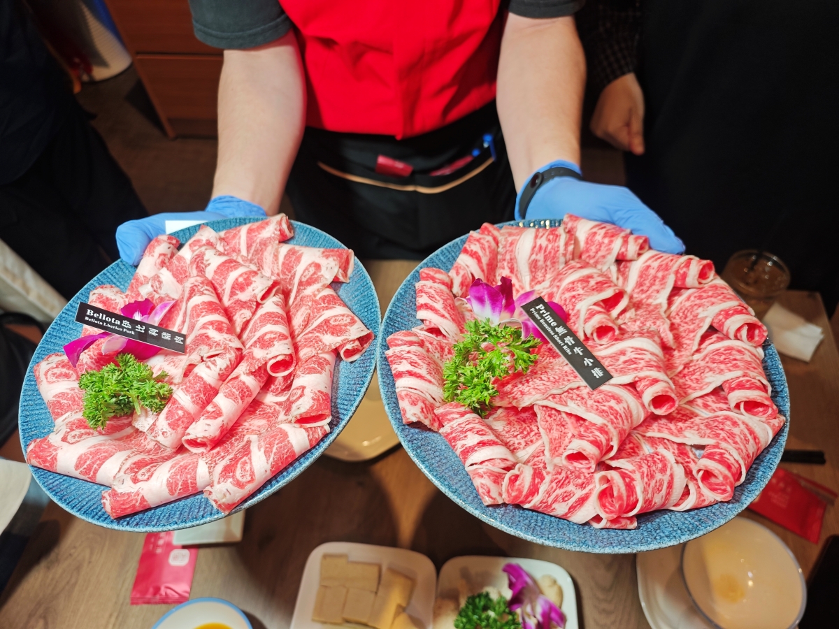 【台北雞湯火鍋推薦】君曜雞湯正式插旗信義區！雞湯界 LV 星曜雞湯姐妹店，喝雞湯也能一路玩到跨年倒數