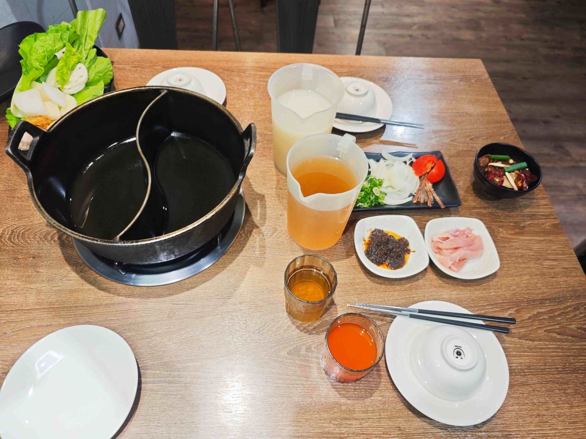 肉多多火鍋最新活動懶人包| 299 輕量級套餐全新上市、268 自助吧 +打卡再送肉海鮮!全台、全天候、平假日不限時,(西門店.淡水店例假日除外,湯底.服務費另計) - 第17張圖 肉多多火鍋最新活動懶人包| 299 輕量級套餐全新上市、268 自助吧 +打卡再送肉海鮮!全台、全天候、平假日不限時,(西門店.淡水店例假日除外,湯底.服務費另計)