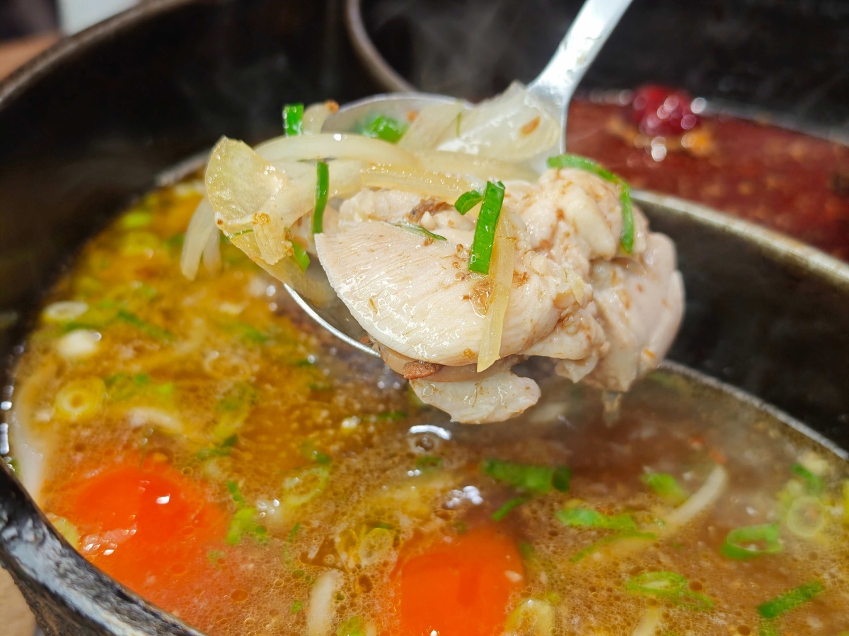 肉多多火鍋最新活動懶人包| 299 輕量級套餐全新上市、268 自助吧 +打卡再送肉海鮮!全台、全天候、平假日不限時,(西門店.淡水店例假日除外,湯底.服務費另計) - 第12張圖 肉多多火鍋最新活動懶人包| 299 輕量級套餐全新上市、268 自助吧 +打卡再送肉海鮮!全台、全天候、平假日不限時,(西門店.淡水店例假日除外,湯底.服務費另計)