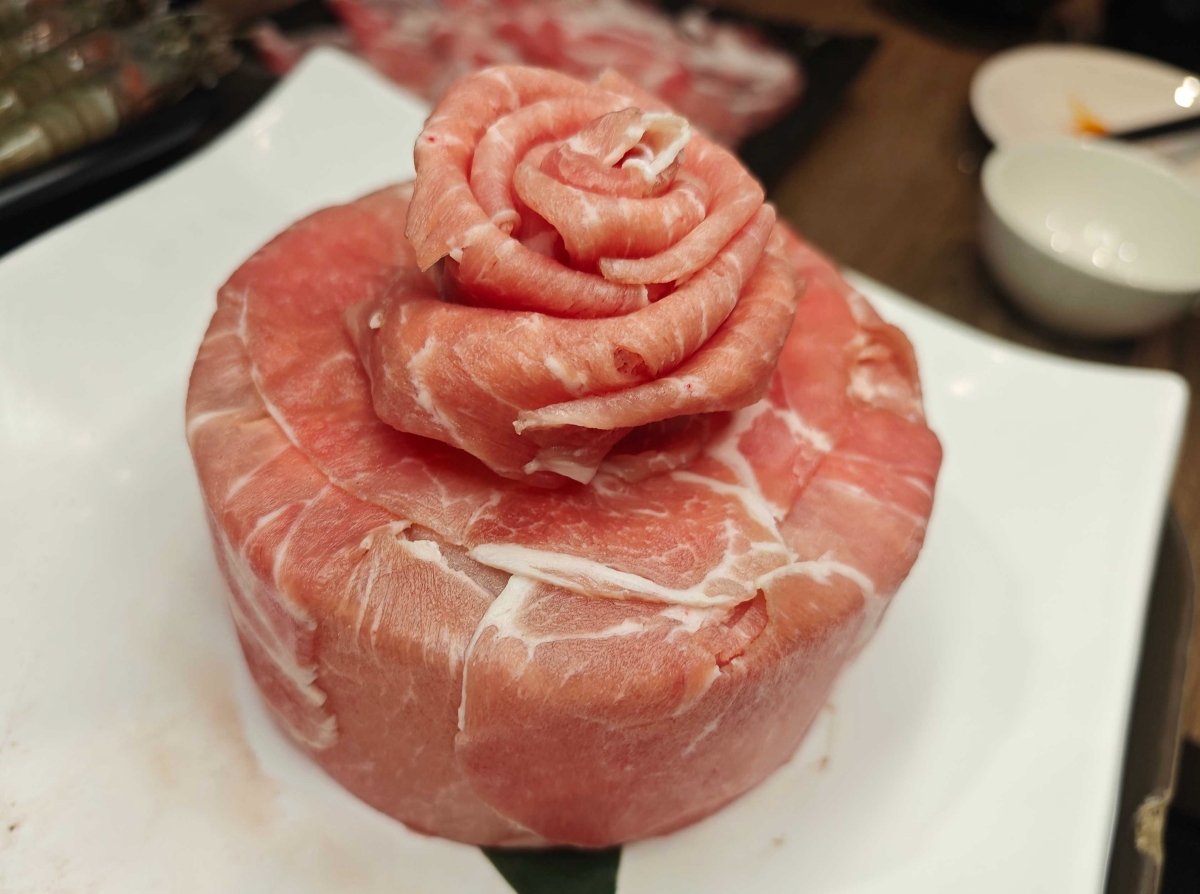 肉多多火鍋最新活動懶人包| 299 輕量級套餐全新上市、268 自助吧 +打卡再送肉海鮮!全台、全天候、平假日不限時,(西門店.淡水店例假日除外,湯底.服務費另計) - 第34張圖 肉多多火鍋最新活動懶人包| 299 輕量級套餐全新上市、268 自助吧 +打卡再送肉海鮮!全台、全天候、平假日不限時,(西門店.淡水店例假日除外,湯底.服務費另計)