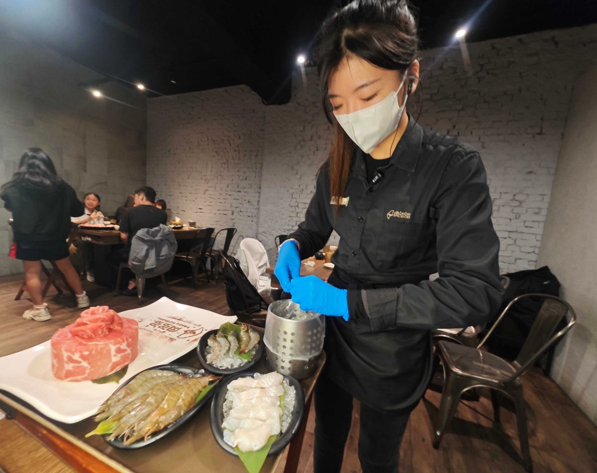 肉多多火鍋最新活動懶人包| 299 輕量級套餐全新上市、268 自助吧 +打卡再送肉海鮮!全台、全天候、平假日不限時,(西門店.淡水店例假日除外,湯底.服務費另計) - 第25張圖 肉多多火鍋最新活動懶人包| 299 輕量級套餐全新上市、268 自助吧 +打卡再送肉海鮮!全台、全天候、平假日不限時,(西門店.淡水店例假日除外,湯底.服務費另計)