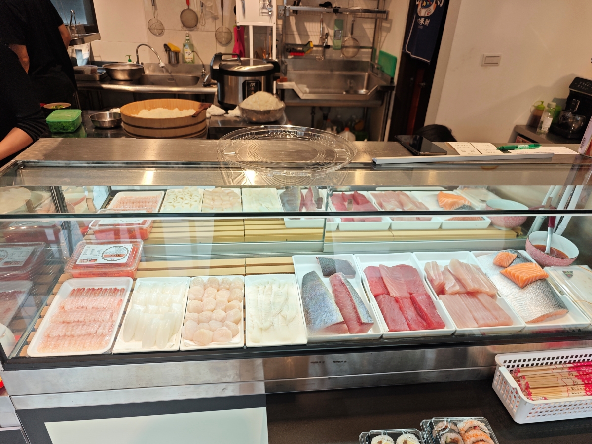 三峽美食不只有金牛角！隱藏版「鯓丼」生魚片：直送海味與職人關東煮，海鮮控的秘密基地