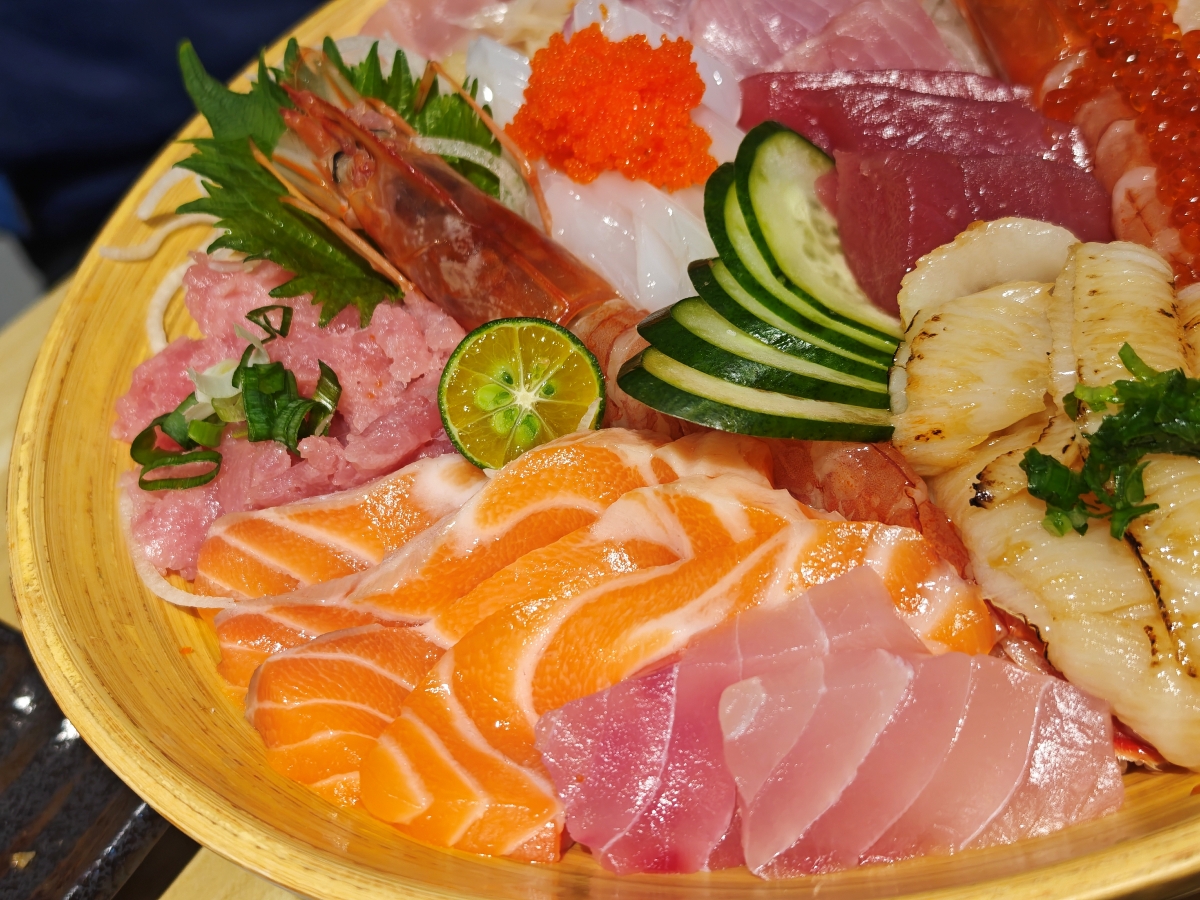 三峽美食不只有金牛角！隱藏版「鯓丼」生魚片：直送海味與職人關東煮，海鮮控的秘密基地