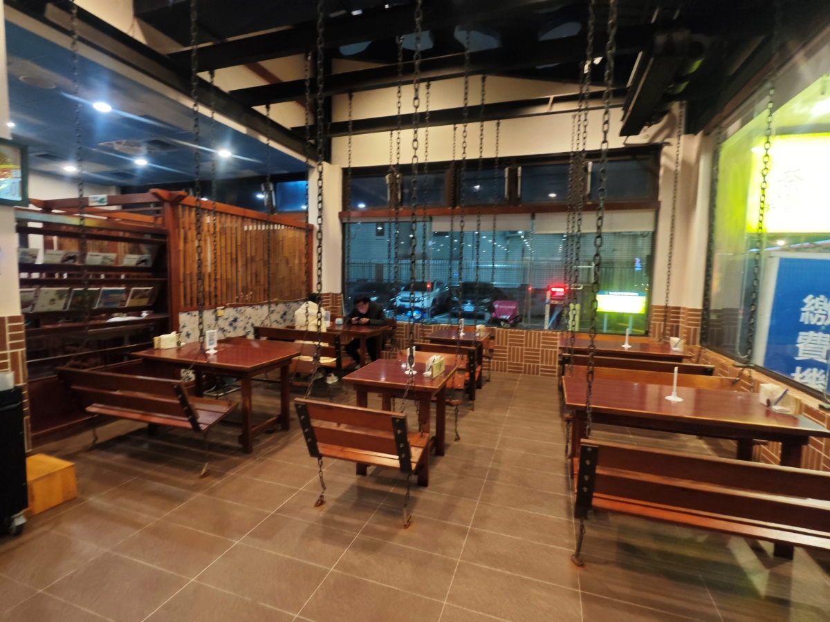 桃園莊敬路上的時光座標：在「茶自點」尋回聚會的純粹溫度