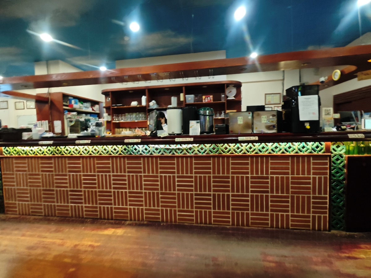 桃園莊敬路上的時光座標：在「茶自點」尋回聚會的純粹溫度