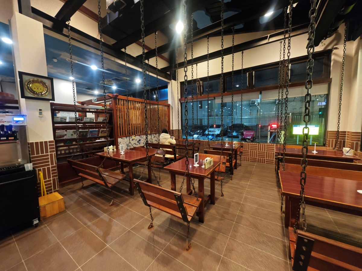 桃園莊敬路上的時光座標：在「茶自點」尋回聚會的純粹溫度