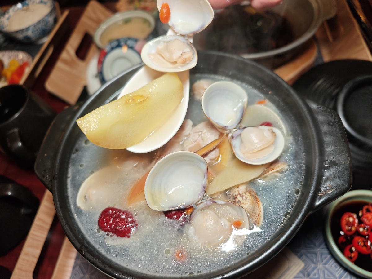 桃園莊敬路上的時光座標：在「茶自點」尋回聚會的純粹溫度