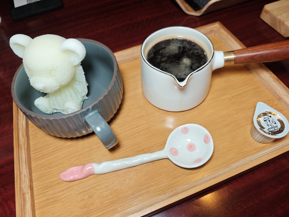 桃園莊敬路上的時光座標：在「茶自點」尋回聚會的純粹溫度