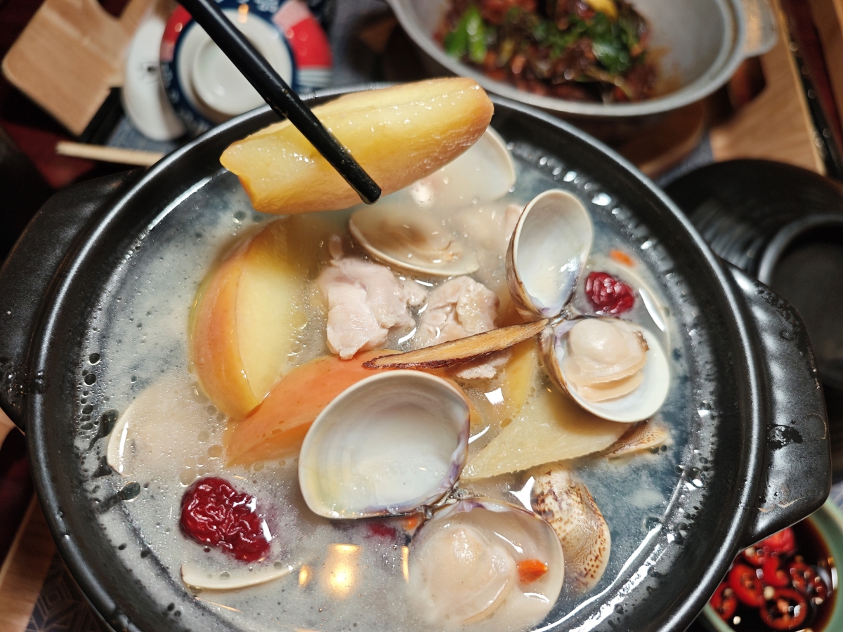 桃園莊敬路上的時光座標：在「茶自點」尋回聚會的純粹溫度