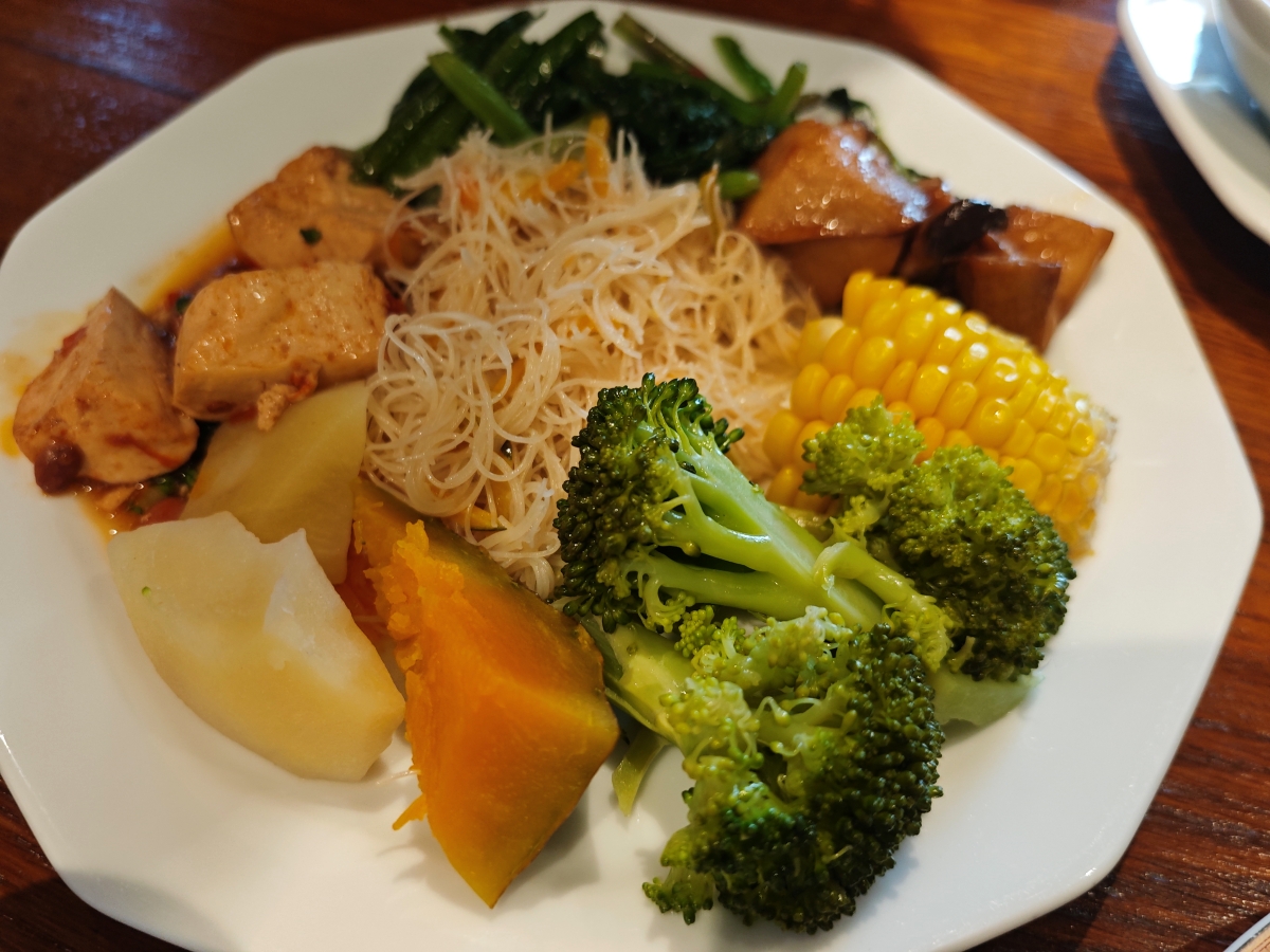 蕃薯藤自然食堂（食寓）-穿越時光的饗宴：在平鎮百年日式老屋，找回味蕾的純粹感動