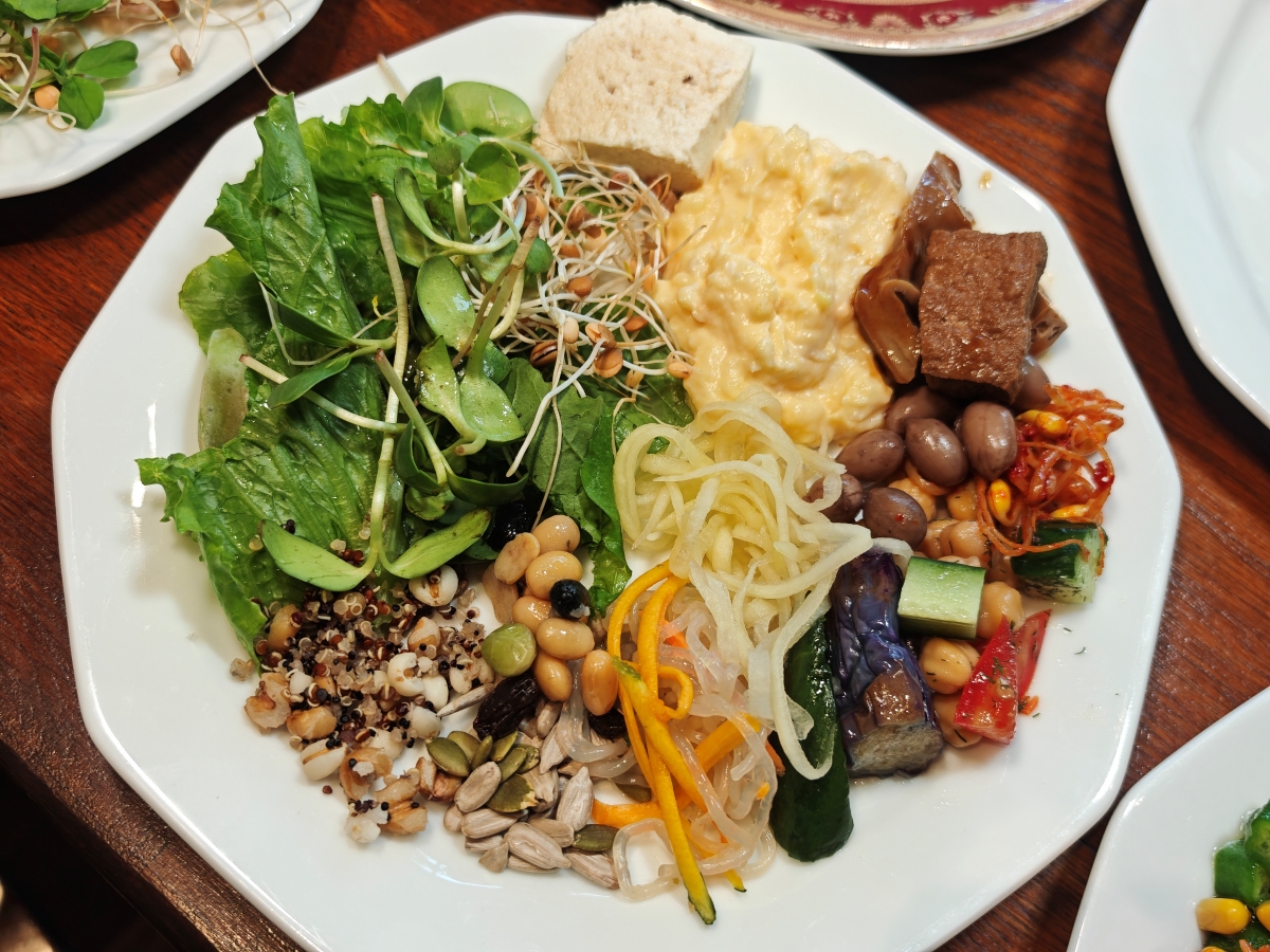 蕃薯藤自然食堂（食寓）-穿越時光的饗宴：在平鎮百年日式老屋，找回味蕾的純粹感動