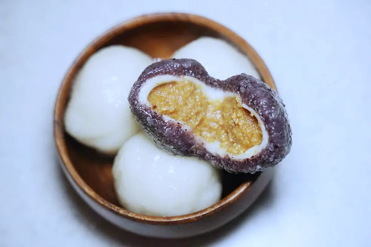 隱身台北博愛路的歲月滋味：大黑松小倆口「手工搖元宵」限時開賣，找回老派節慶的儀式感