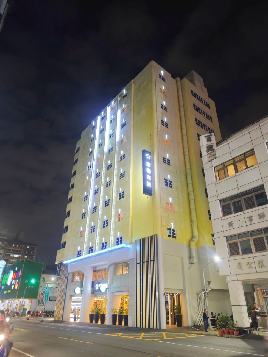 【高雄住宿推薦】康橋商旅三多商圈館:一泊三食吃到飽?超狂宵夜、下午茶、早餐全制霸,小資族與親子的南台灣首選! - 第84張圖 【高雄住宿推薦】康橋商旅三多商圈館:一泊三食吃到飽?超狂宵夜、下午茶、早餐全制霸,小資族與親子的南台灣首選!