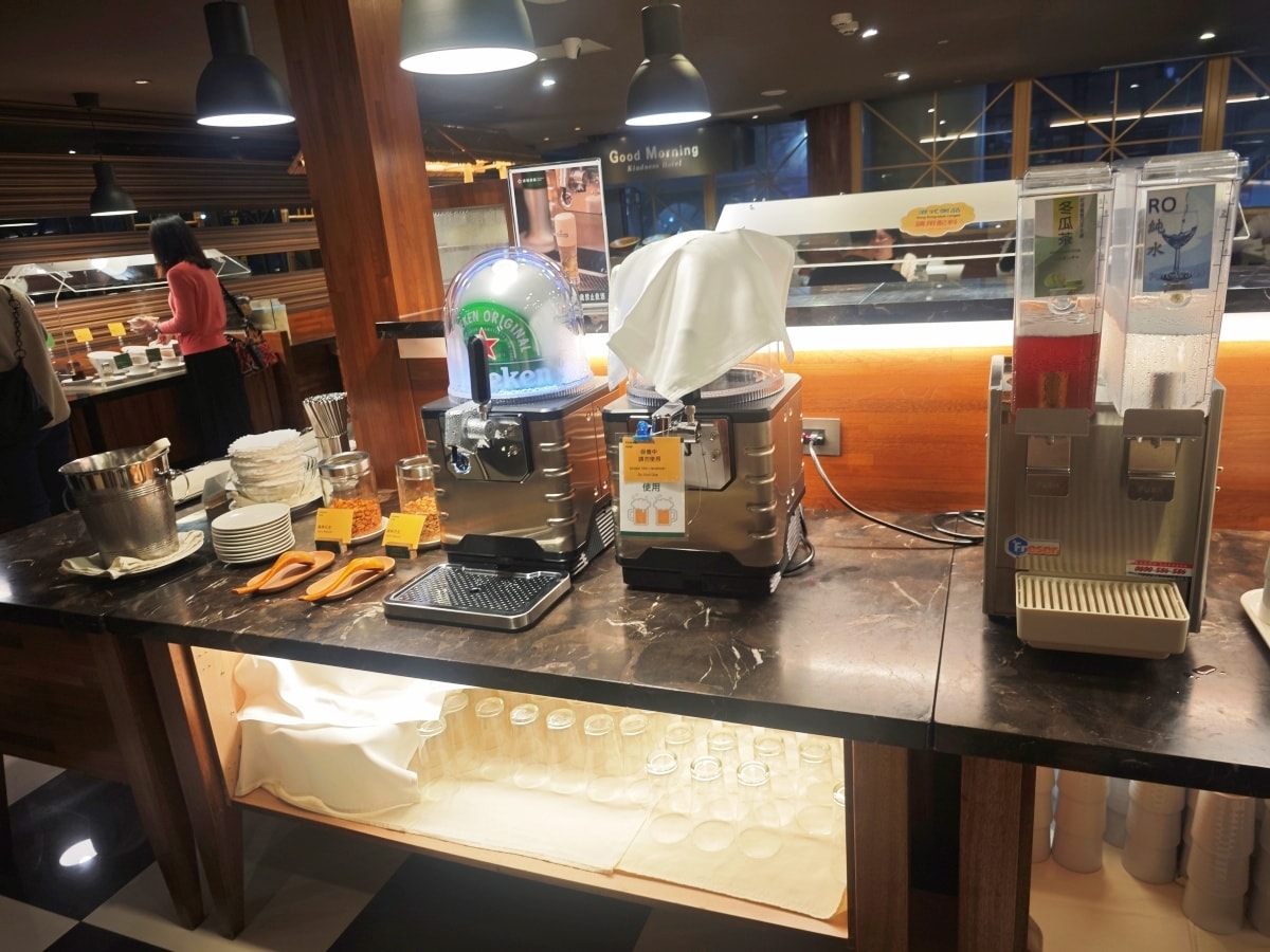 【高雄住宿推薦】康橋商旅三多商圈館:一泊三食吃到飽?超狂宵夜、下午茶、早餐全制霸,小資族與親子的南台灣首選! - 第35張圖 【高雄住宿推薦】康橋商旅三多商圈館:一泊三食吃到飽?超狂宵夜、下午茶、早餐全制霸,小資族與親子的南台灣首選!