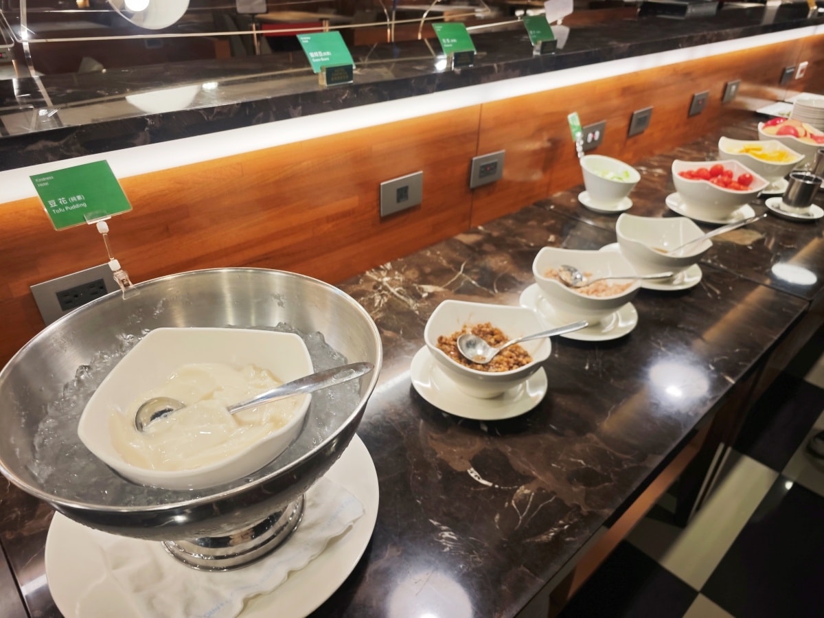 【高雄住宿推薦】康橋商旅三多商圈館:一泊三食吃到飽?超狂宵夜、下午茶、早餐全制霸,小資族與親子的南台灣首選! - 第34張圖 【高雄住宿推薦】康橋商旅三多商圈館:一泊三食吃到飽?超狂宵夜、下午茶、早餐全制霸,小資族與親子的南台灣首選!