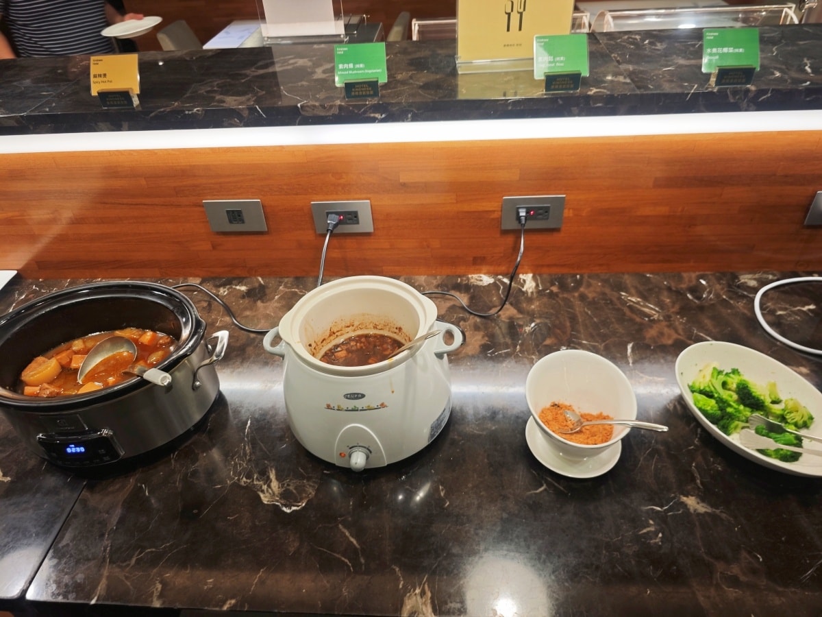 【高雄住宿推薦】康橋商旅三多商圈館:一泊三食吃到飽?超狂宵夜、下午茶、早餐全制霸,小資族與親子的南台灣首選! - 第46張圖 【高雄住宿推薦】康橋商旅三多商圈館:一泊三食吃到飽?超狂宵夜、下午茶、早餐全制霸,小資族與親子的南台灣首選!