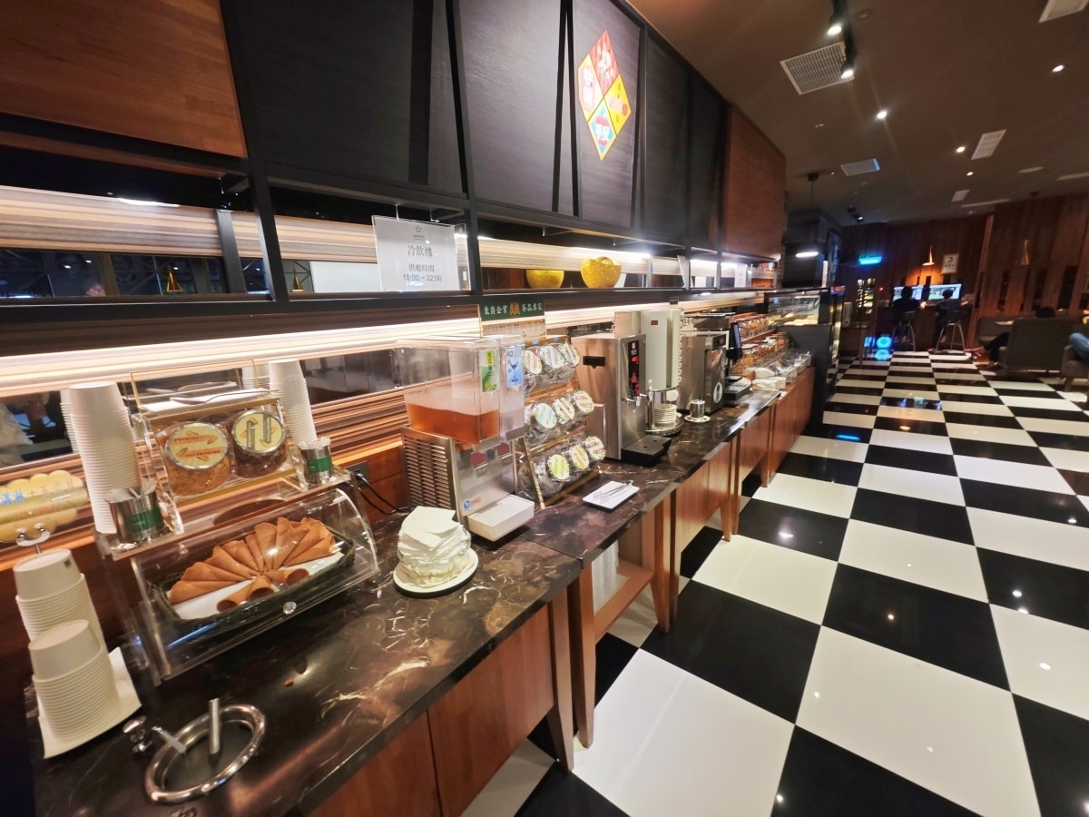 【高雄住宿推薦】康橋商旅三多商圈館:一泊三食吃到飽?超狂宵夜、下午茶、早餐全制霸,小資族與親子的南台灣首選! - 第31張圖 【高雄住宿推薦】康橋商旅三多商圈館:一泊三食吃到飽?超狂宵夜、下午茶、早餐全制霸,小資族與親子的南台灣首選!