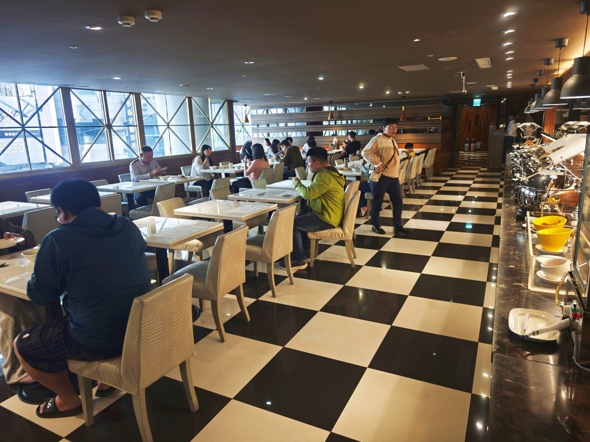 【高雄住宿推薦】康橋商旅三多商圈館:一泊三食吃到飽?超狂宵夜、下午茶、早餐全制霸,小資族與親子的南台灣首選! - 第51張圖 【高雄住宿推薦】康橋商旅三多商圈館:一泊三食吃到飽?超狂宵夜、下午茶、早餐全制霸,小資族與親子的南台灣首選!