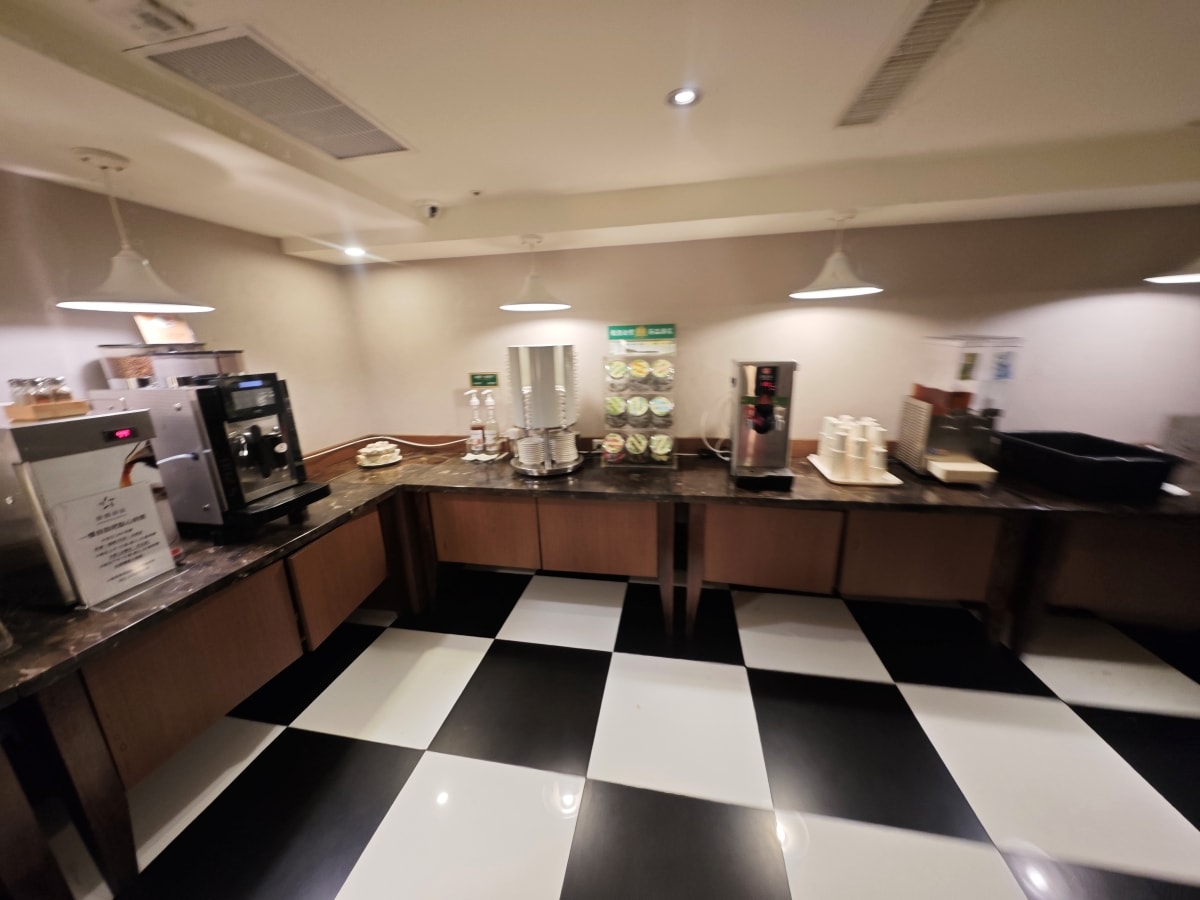康橋大飯店光榮碼頭-高雄港景飯店首選!康橋光榮碼頭館:開窗即見流行音樂中心,24小時點心吧寵壞你的胃 - 第10張圖 康橋大飯店光榮碼頭-高雄港景飯店首選!康橋光榮碼頭館:開窗即見流行音樂中心,24小時點心吧寵壞你的胃