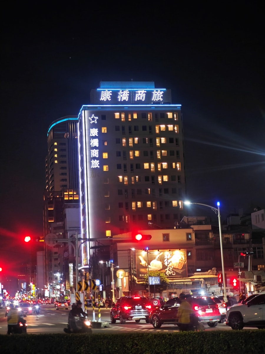 康橋大飯店光榮碼頭-高雄港景飯店首選!康橋光榮碼頭館:開窗即見流行音樂中心,24小時點心吧寵壞你的胃 - 第69張圖 康橋大飯店光榮碼頭-高雄港景飯店首選!康橋光榮碼頭館:開窗即見流行音樂中心,24小時點心吧寵壞你的胃