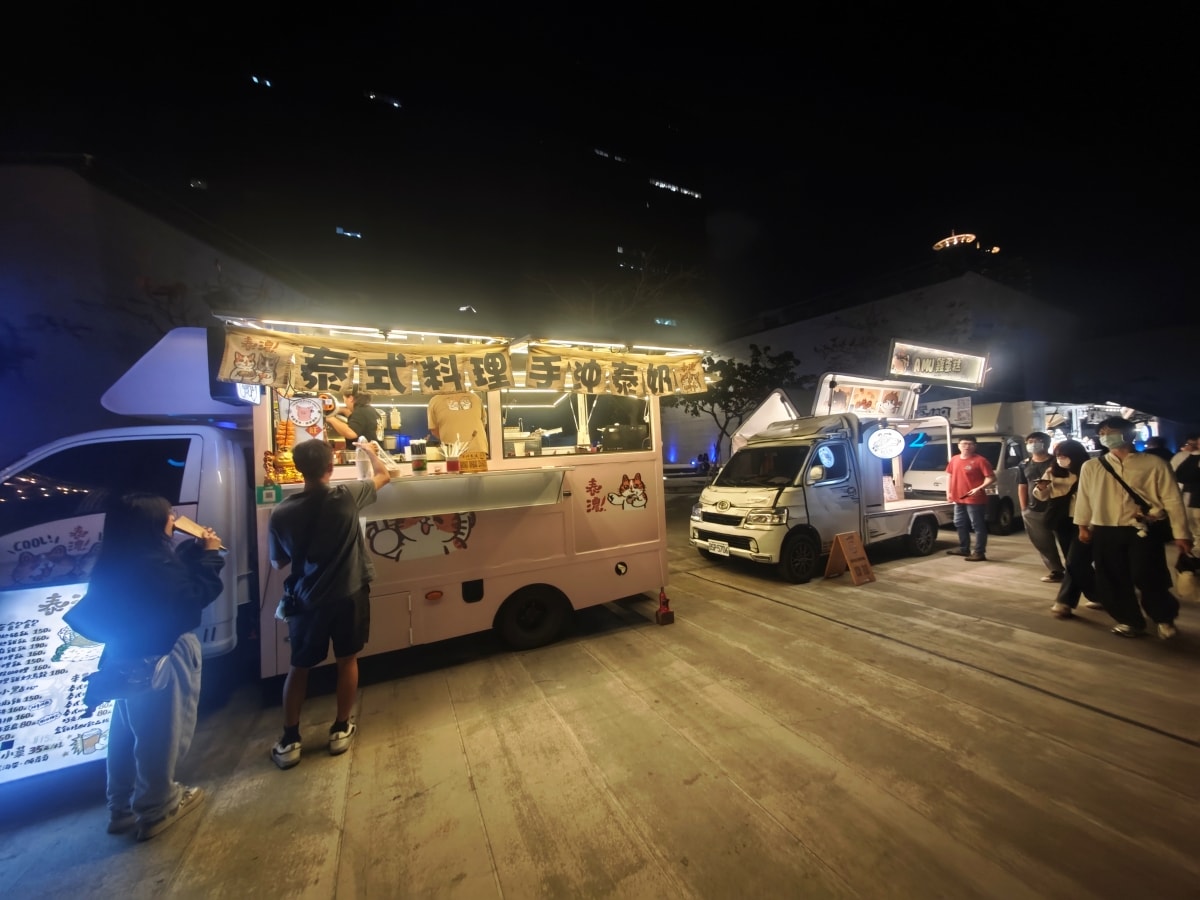 康橋大飯店光榮碼頭-高雄港景飯店首選!康橋光榮碼頭館:開窗即見流行音樂中心,24小時點心吧寵壞你的胃 - 第75張圖 康橋大飯店光榮碼頭-高雄港景飯店首選!康橋光榮碼頭館:開窗即見流行音樂中心,24小時點心吧寵壞你的胃
