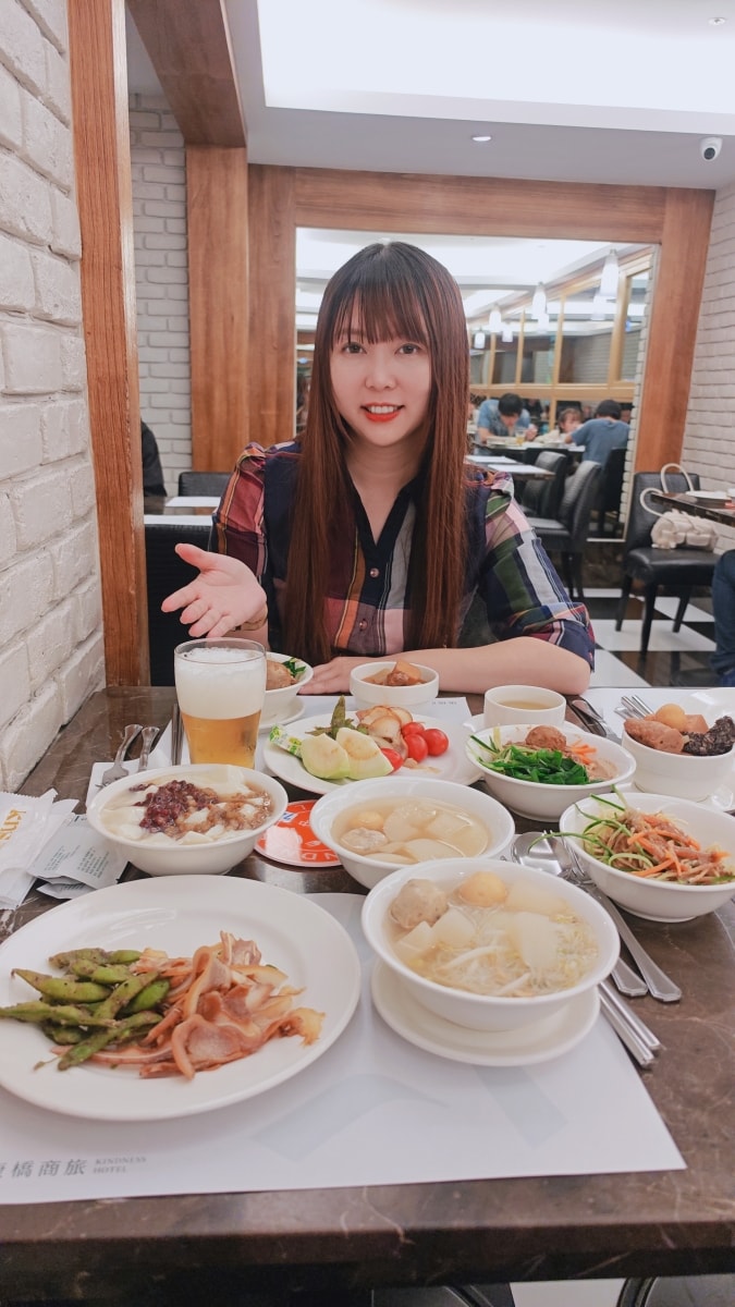 康橋大飯店光榮碼頭-高雄港景飯店首選!康橋光榮碼頭館:開窗即見流行音樂中心,24小時點心吧寵壞你的胃 - 第1張圖 康橋大飯店光榮碼頭-高雄港景飯店首選!康橋光榮碼頭館:開窗即見流行音樂中心,24小時點心吧寵壞你的胃