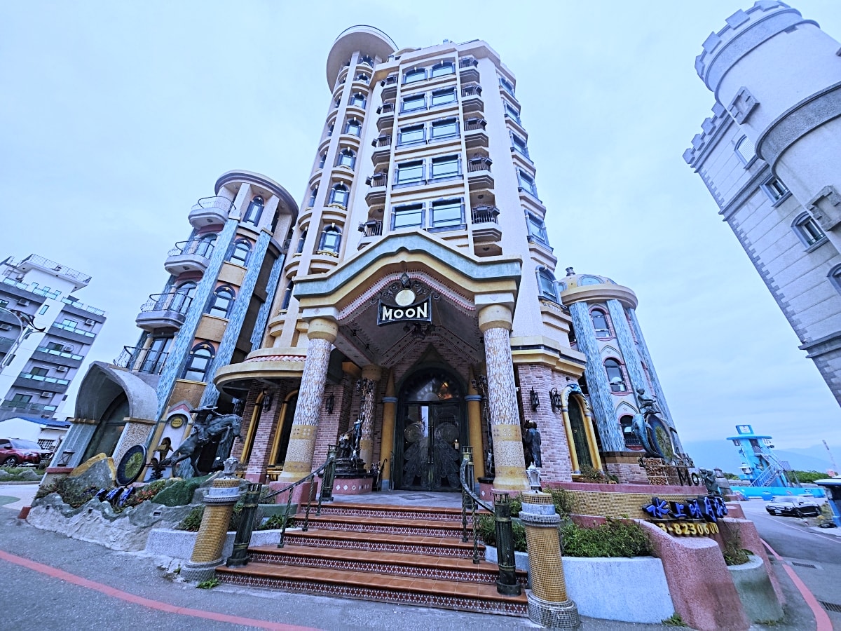 水上明月渡假飯店HotelMoon—海灣邊的家外之家建築與靈魂 - 第3張圖 水上明月渡假飯店HotelMoon—海灣邊的家外之家建築與靈魂