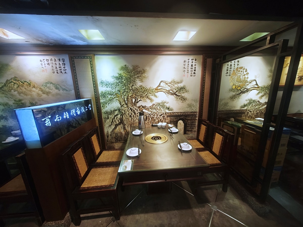 老字號的堅持：華川宴板橋店，一場關於「香氣」與「古韻」的味蕾深度遊