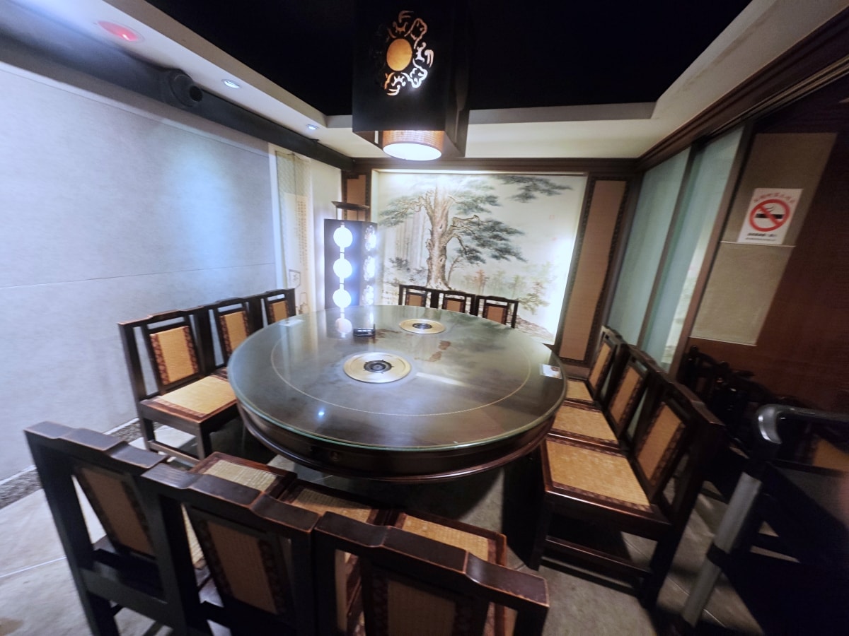 老字號的堅持：華川宴板橋店，一場關於「香氣」與「古韻」的味蕾深度遊