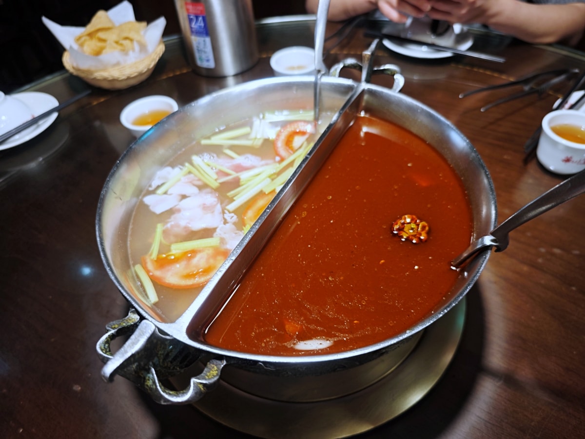 老字號的堅持：華川宴板橋店，一場關於「香氣」與「古韻」的味蕾深度遊