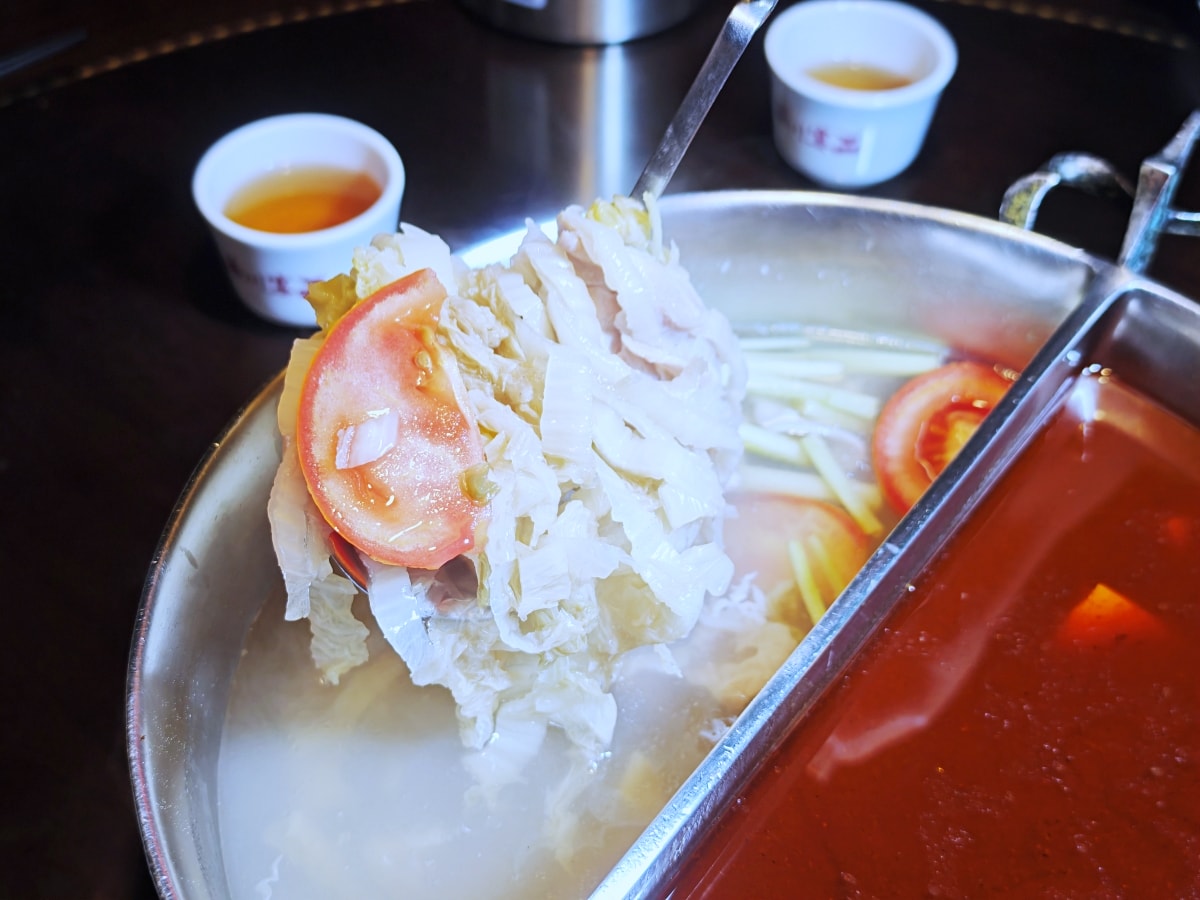 老字號的堅持：華川宴板橋店，一場關於「香氣」與「古韻」的味蕾深度遊
