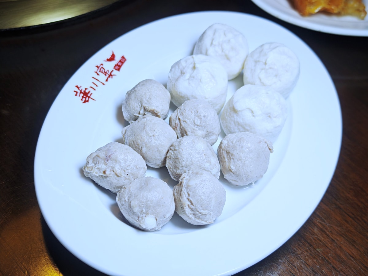 老字號的堅持：華川宴板橋店，一場關於「香氣」與「古韻」的味蕾深度遊