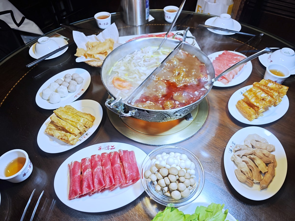 老字號的堅持：華川宴板橋店，一場關於「香氣」與「古韻」的味蕾深度遊