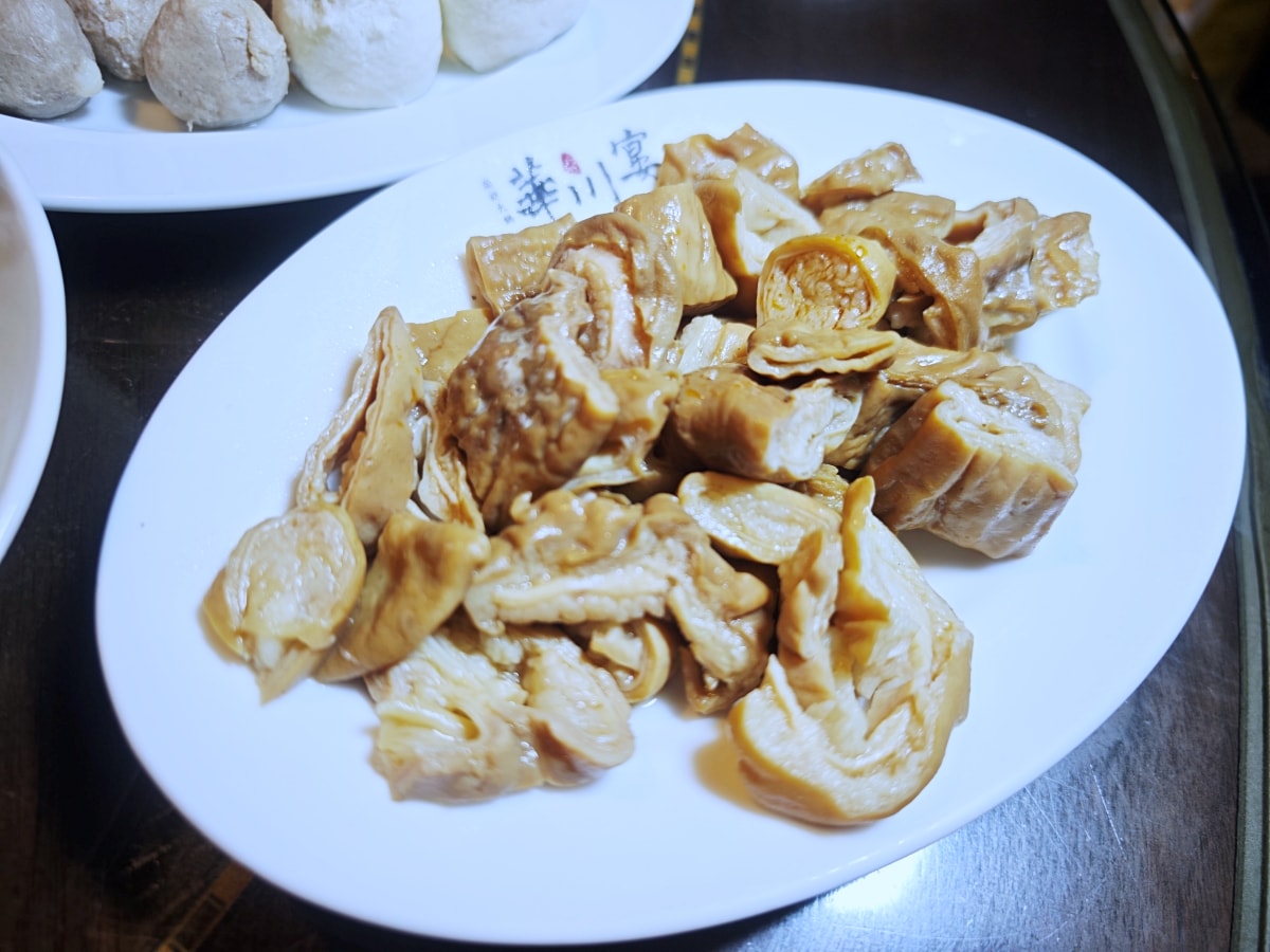 跨越時光的朱紅盛宴：平鎮「華川宴」——鼎中之美的老派浪漫